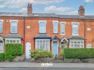 4 bedroom terraced house for sale