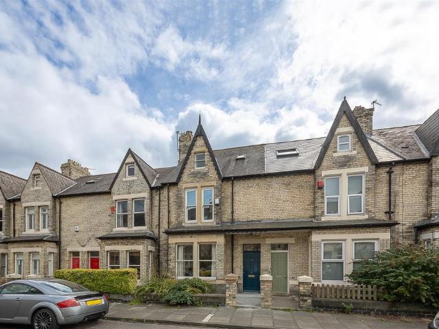 4 bedroom terraced house for sale