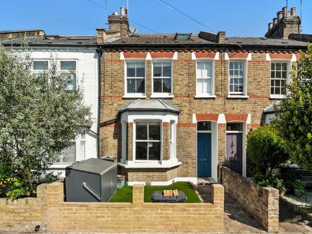 4 bedroom terraced house for sale