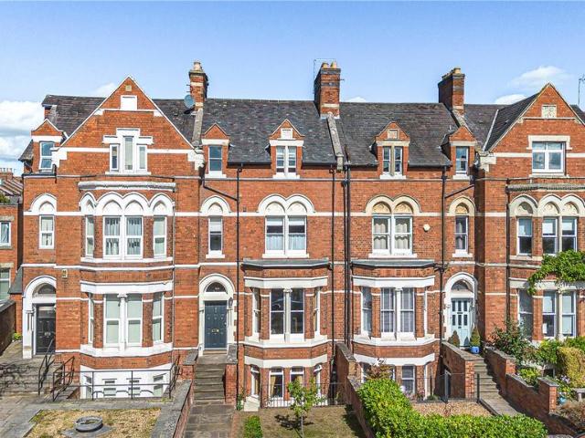 4 bedroom terraced house for sale