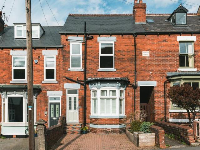 4 bedroom terraced house for sale