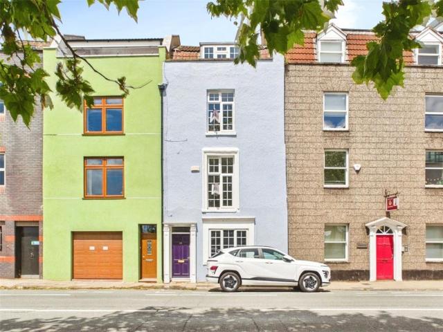4 bedroom terraced house for sale