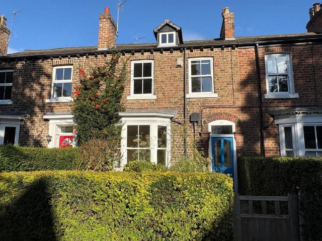 4 bedroom terraced house for sale