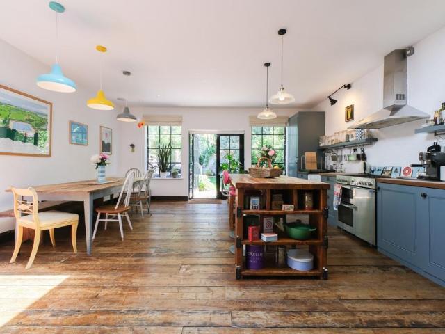 4 bedroom terraced house for sale