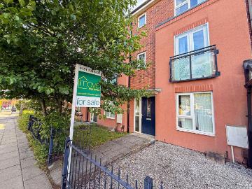 4 bedroom terraced house for sale