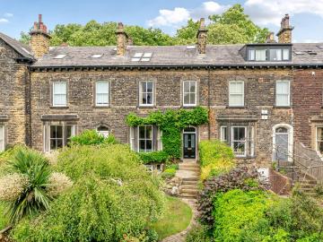 4 bedroom terraced house for sale