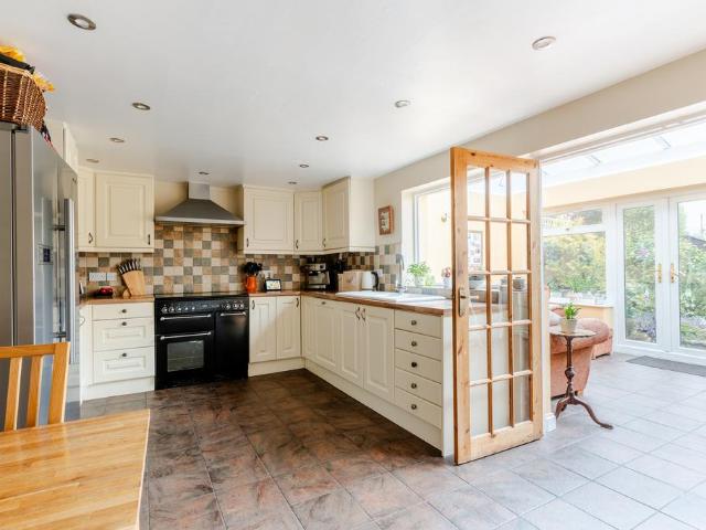 4 bedroom terraced house for sale