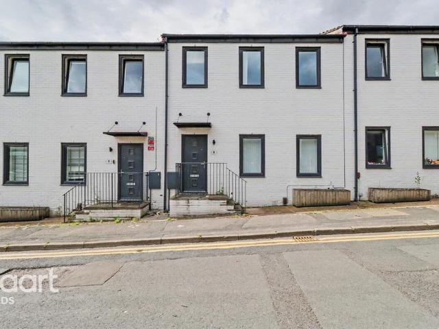 4 bedroom terraced house for sale