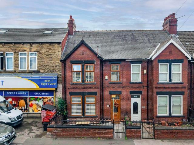 4 bedroom terraced house for sale