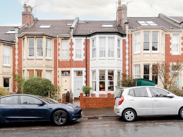 4 bedroom terraced house for sale