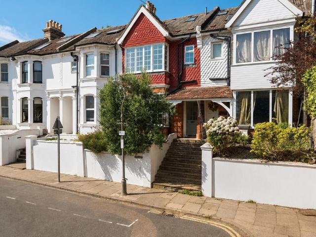 4 bedroom terraced house for sale