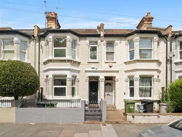 4 bedroom terraced house for sale