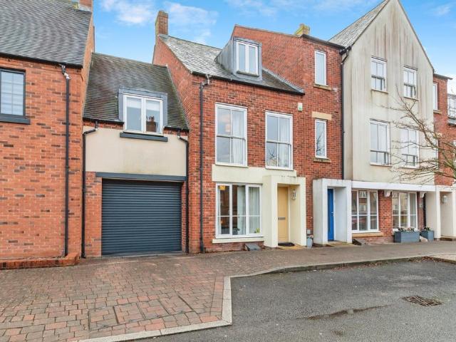 4 bedroom terraced house for sale