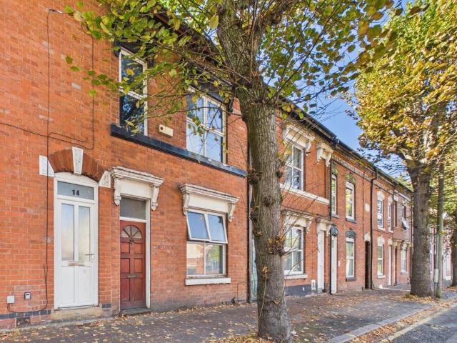 4 bedroom terraced house for sale