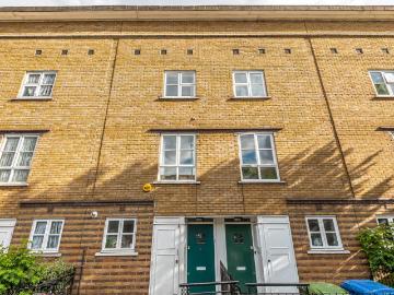 4 bedroom terraced house for sale