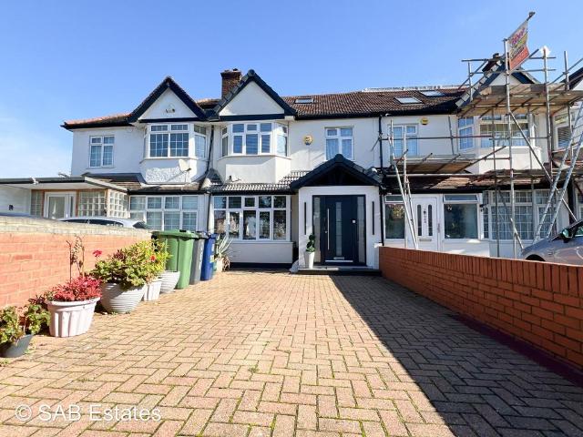 4 bedroom terraced house for sale