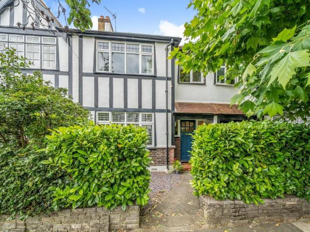 4 bedroom terraced house for sale