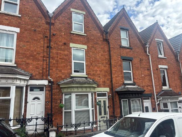 4 bedroom terraced house for sale