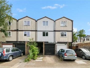 4 bedroom terraced house for sale