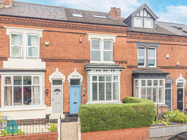 4 bedroom terraced house for sale