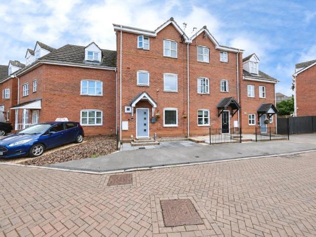 4 bedroom terraced house for sale