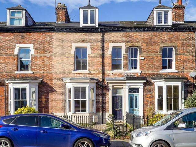 4 bedroom terraced house for sale