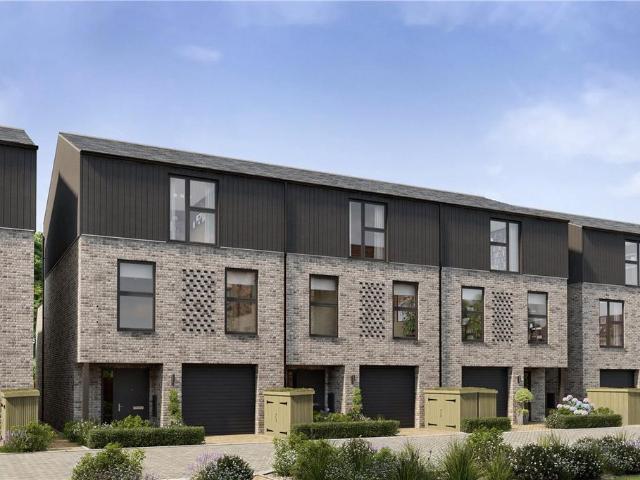 4 bedroom terraced house for sale