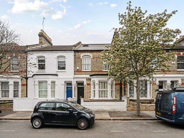 4 bedroom terraced house for sale