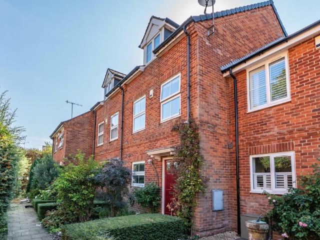 4 bedroom terraced house for sale