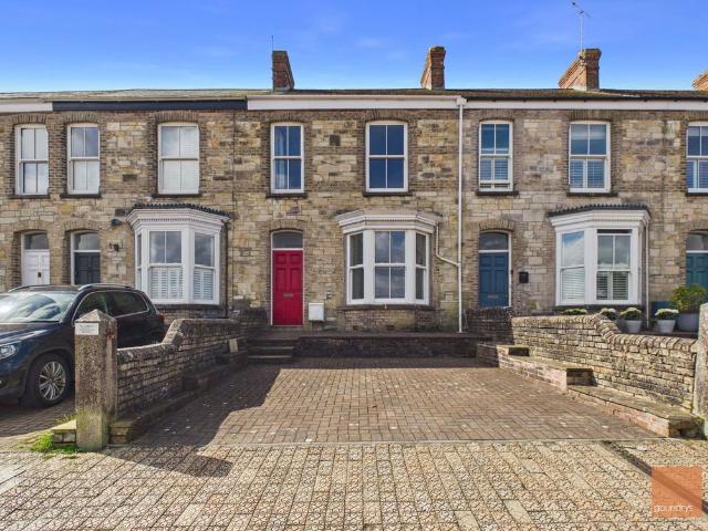 4 bedroom terraced house for sale