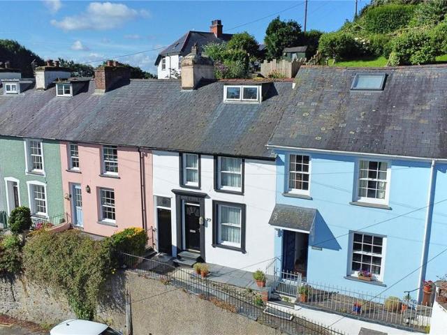 4 bedroom terraced house for sale