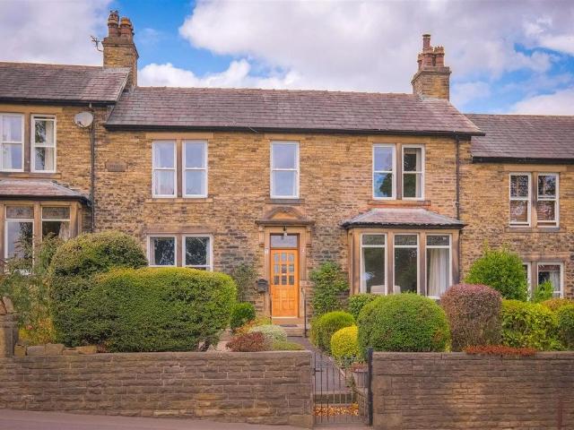 4 bedroom terraced house for sale