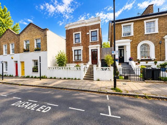 4 bedroom terraced house for sale