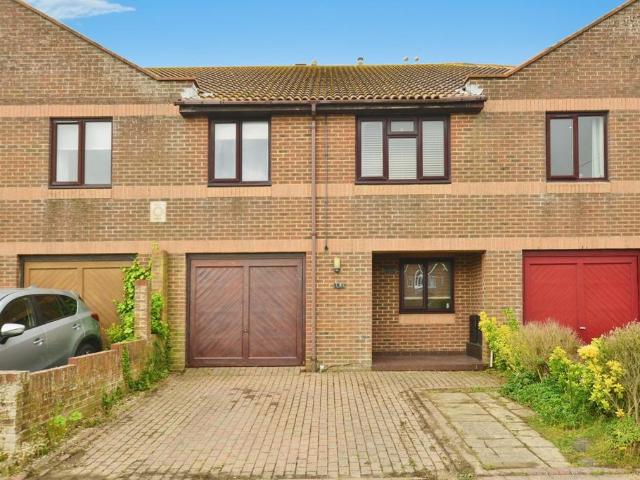 4 bedroom terraced house for sale