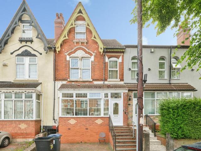 4 bedroom terraced house for sale