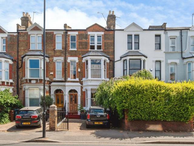 4 bedroom terraced house for sale