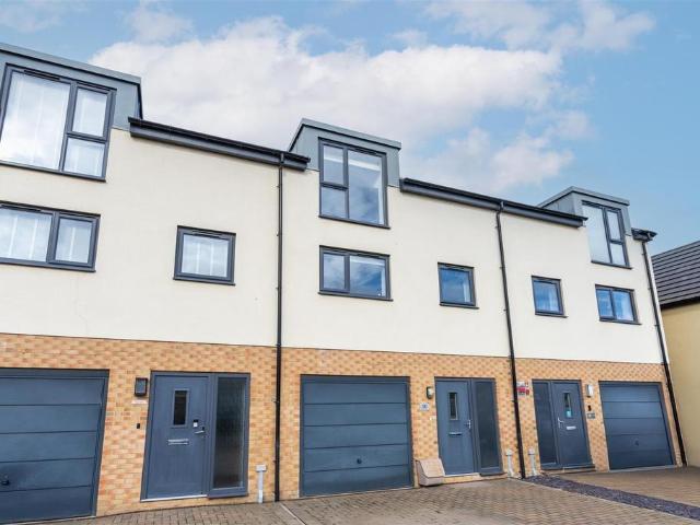 4 bedroom terraced house for sale
