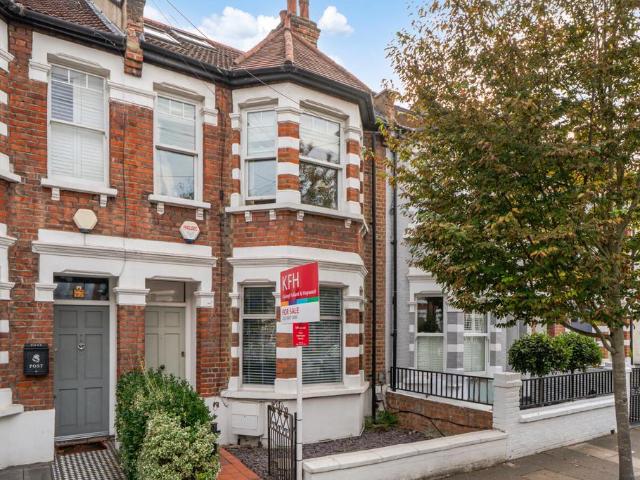 4 bedroom terraced house for sale