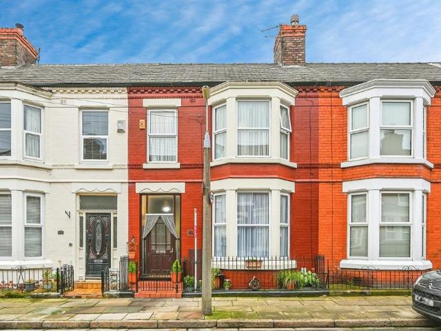 4 bedroom terraced house for sale