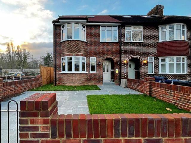 4 bedroom terraced house for sale
