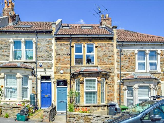 4 bedroom terraced house for sale