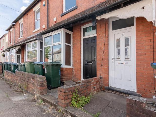 4 bedroom terraced house for sale