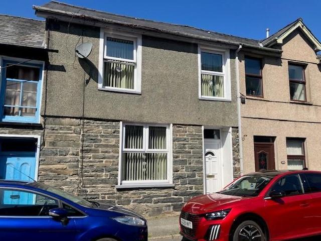 4 bedroom terraced house for sale