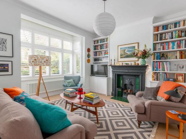 4 bedroom terraced house for sale