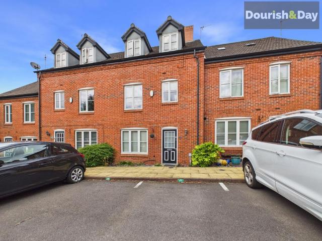 4 bedroom terraced house for sale