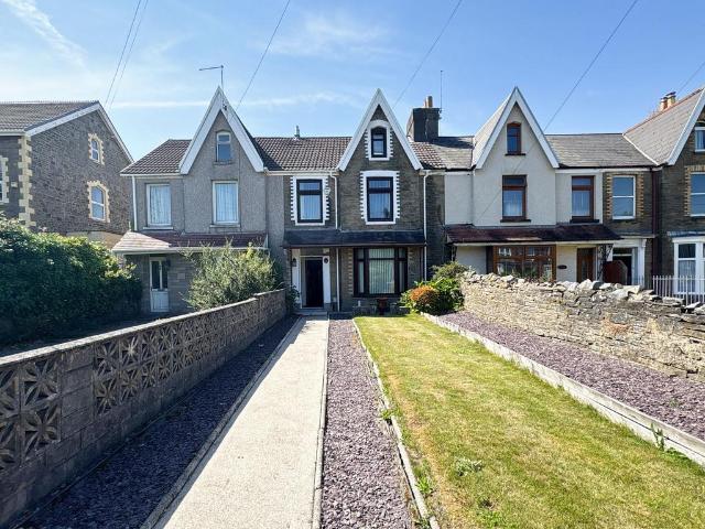 4 bedroom terraced house for sale