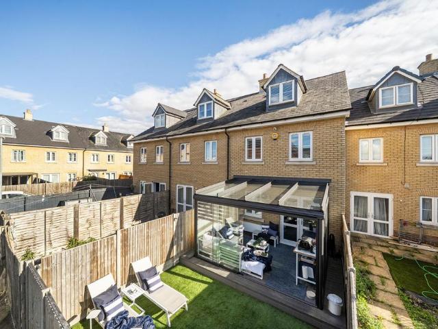 4 bedroom terraced house for sale