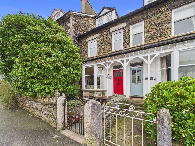 4 bedroom terraced house for sale