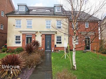 4 bedroom terraced house for sale