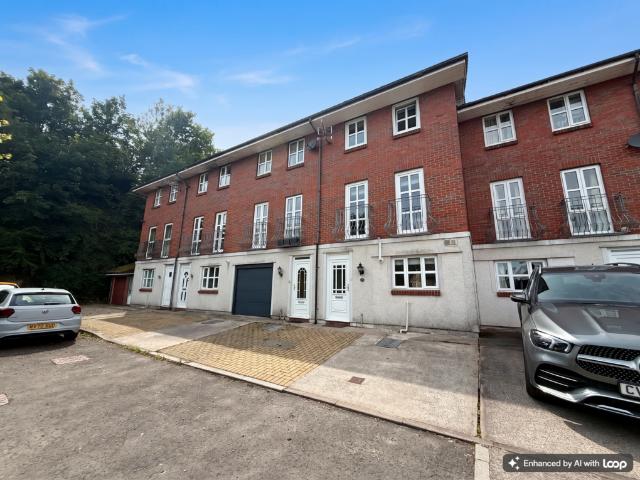 4 bedroom terraced house for sale